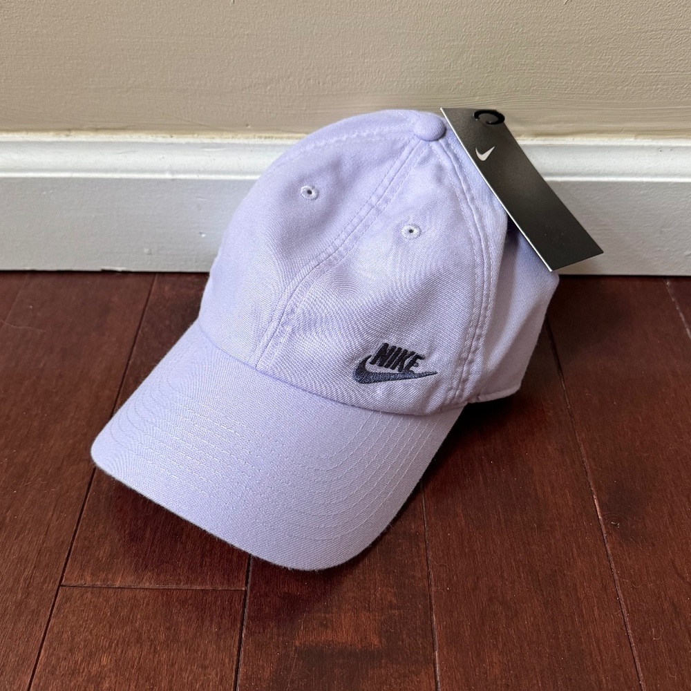 NWT Nike Women's Light Purple Hat
